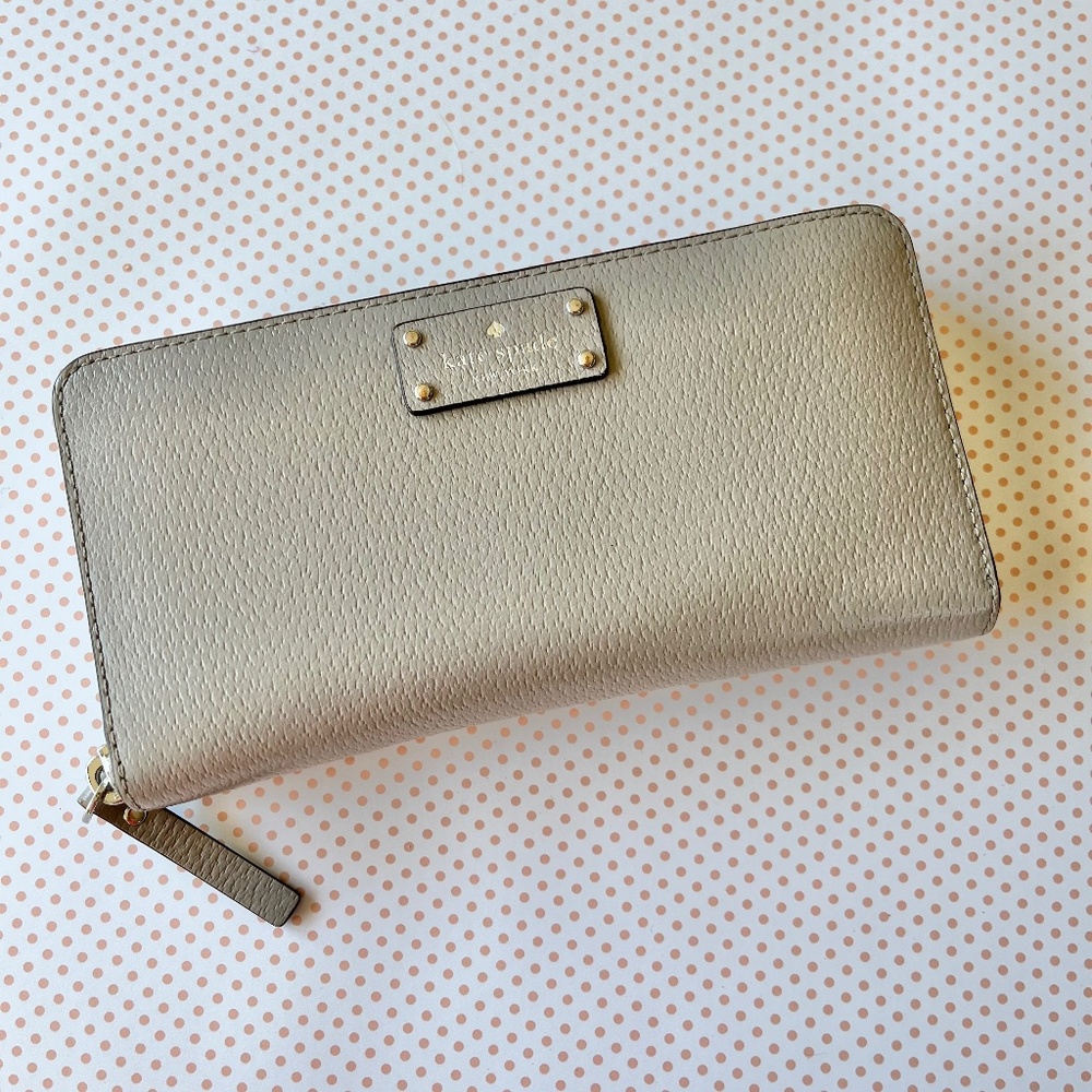 Kate Spade Zip Full-Size Grey Wallet